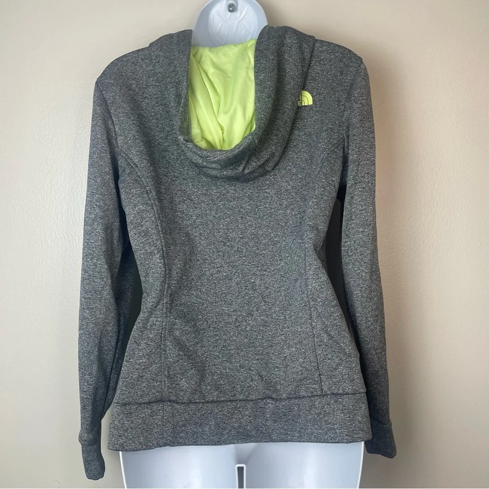The North Face Half Dome Pullover Hoodie in heather grey with a multi-color logo - Picture 5 of 5